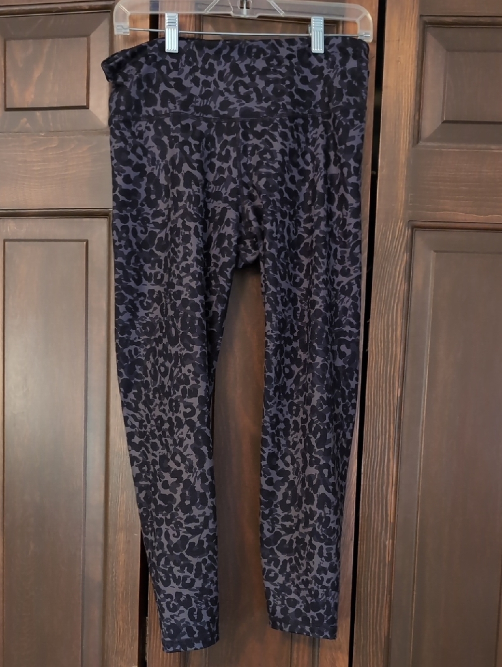 GAP Black & Dark Gray Leopard Print Leggings